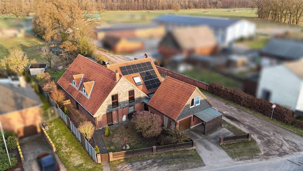 Einfamilienhaus Ehra-Lessien Lessien - 7 Zimmer, 263 m&sup2;, 368.000&euro; | Angebot:26142882