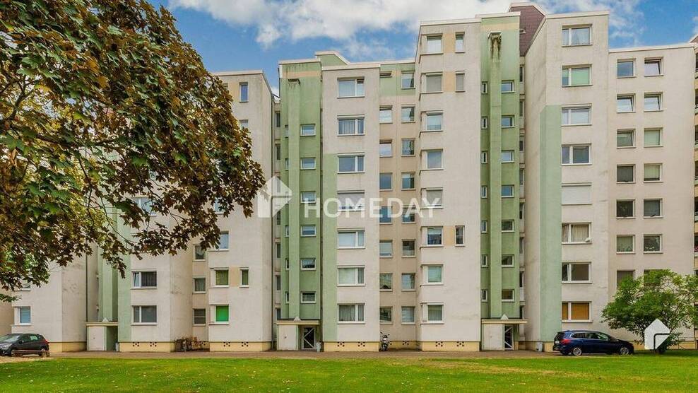 Bezugsfreie 3-Zimmer-Wohnung mit EBK und tollem Ausblick von der Loggia