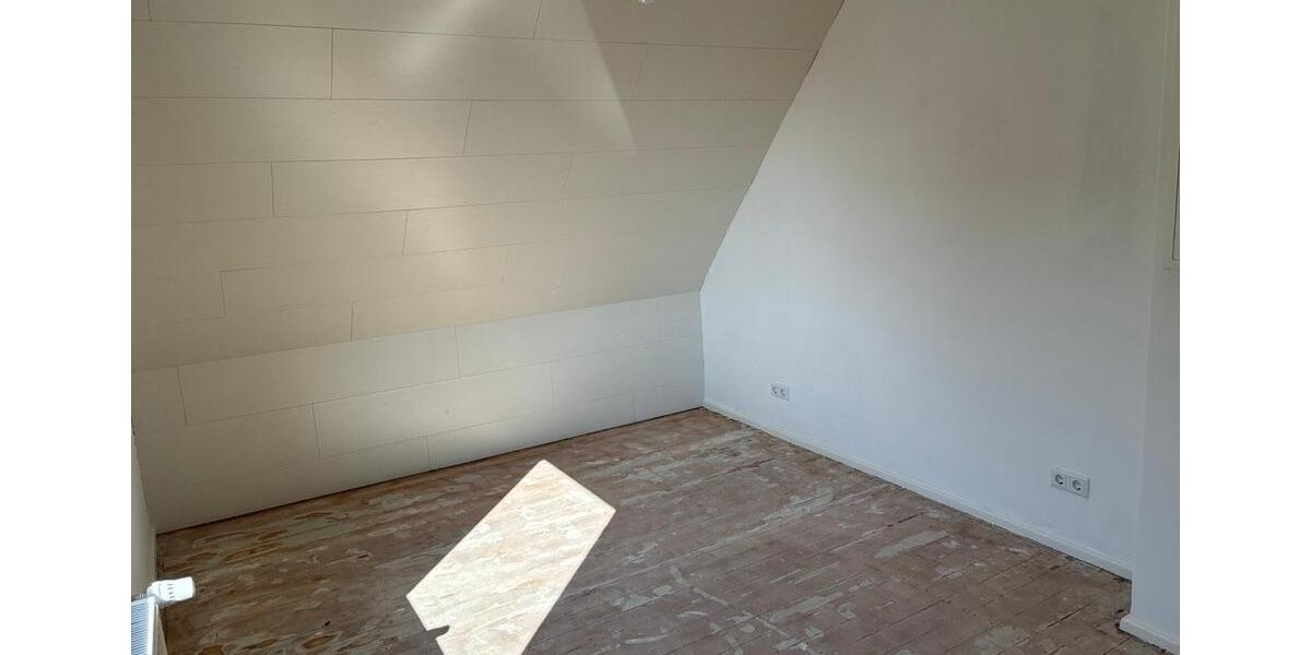 Dachgeschoßwohnung Velpke - 3 Zimmer, 53 m&sup2;, 450&euro; | Angebot:25841939