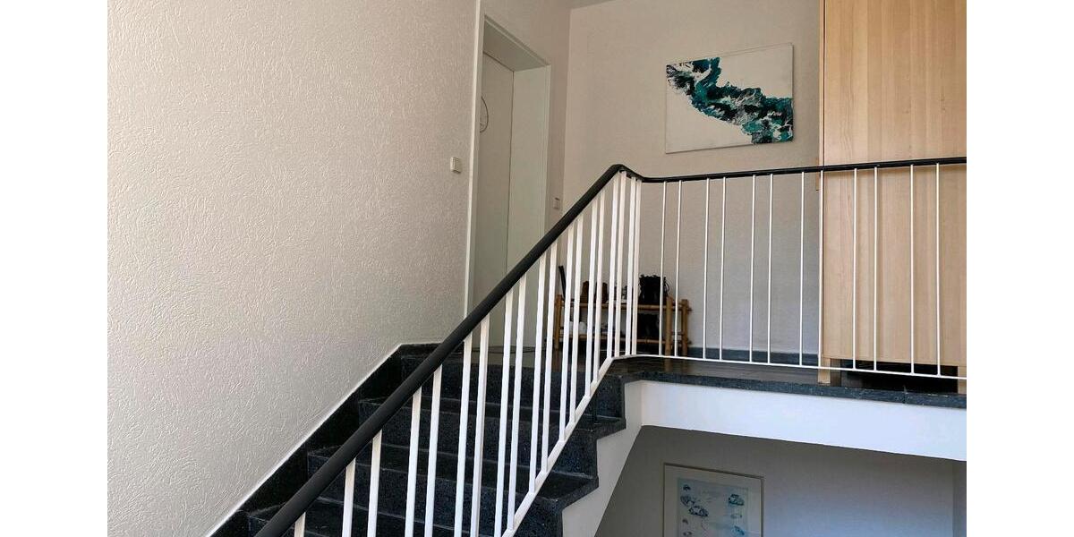 Helle und moderne 2 (3)-Zimmer-Wohnung, 1.OG , kernsaniert 2 zimmer