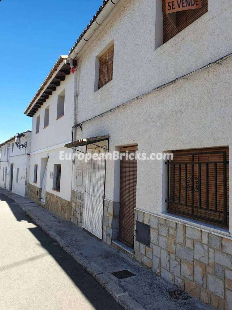 Wohnung zum Kaufen in Enguera 90.000 € 300 m²