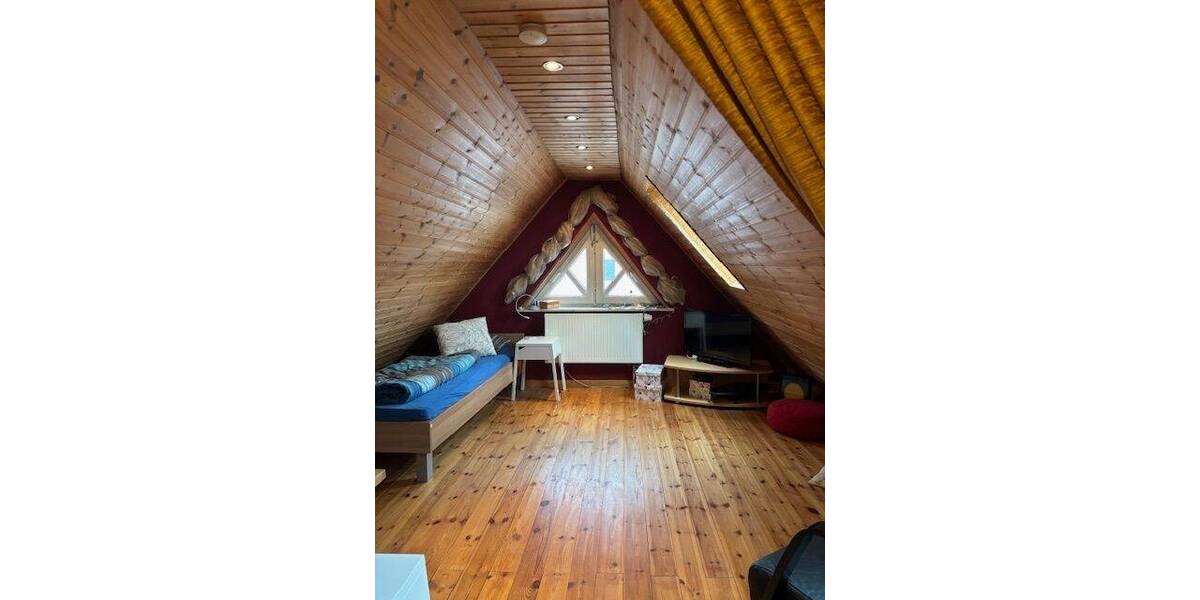 Ein Raumwunder! Modernisierte Doppelhaushälfte mit ausgebautem Spitzboden 5 zimmer