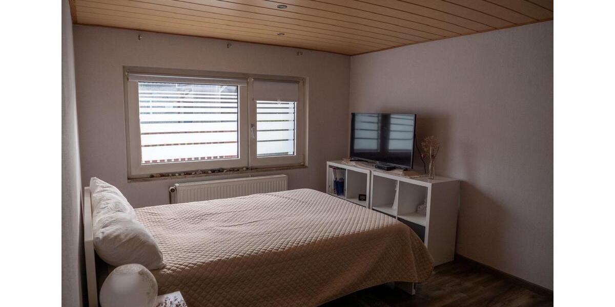 Doppelhaushälfte Wolsdorf - 7 Zimmer, 170 m&sup2;, 235.000&euro; | Angebot:26442480