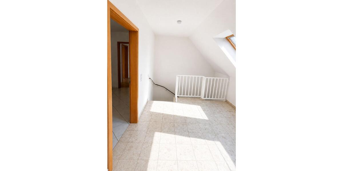 Etagenwohnung Grasleben - 5 Zimmer, 132 m&sup2;, 850&euro; | Angebot:27597777