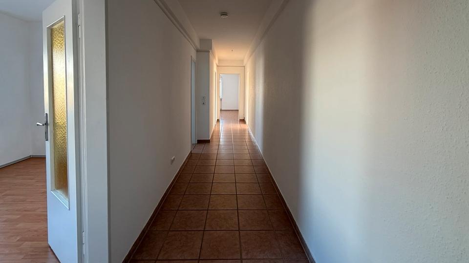 Geräumige Mietwohnung - 3 Zimmer, Balkon, Küche, Bad 3 zimmer