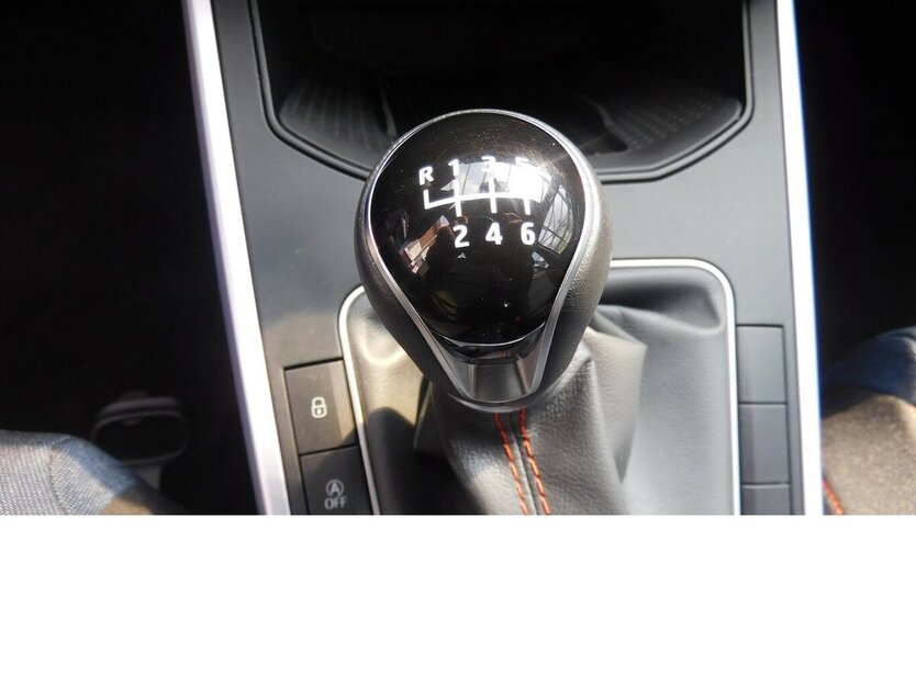 Seat Arona 1.0 FR-Line TSI BMT Navi Klima Alu 16.000 km 17.690 € Vordorf 38533