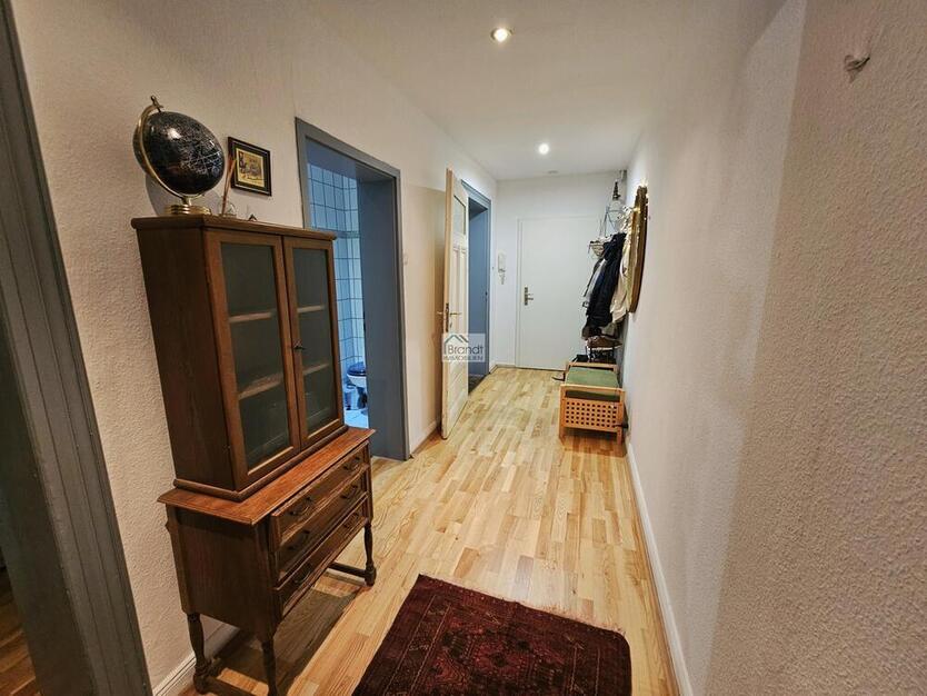 AltbauWohnung in bester Lage in Braunschweig östliches Ringgebiet mit Kamin und Balkon.