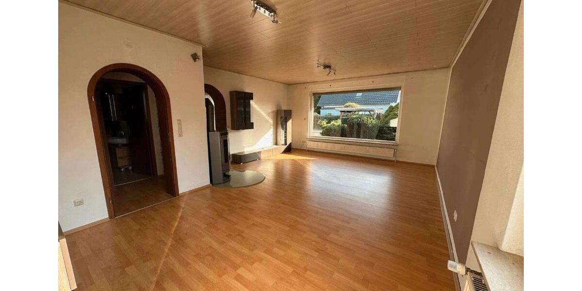 Einfamilienhaus Isenbüttel - 7 Zimmer, 195 m&sup2;, 350.000&euro; | Angebot:26038933