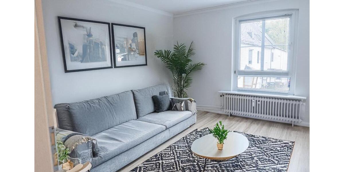 S C H I L L E R T E I C H: REIHENMITTELHAUS FÜR KLEINE FAMILIEN 5 zimmer