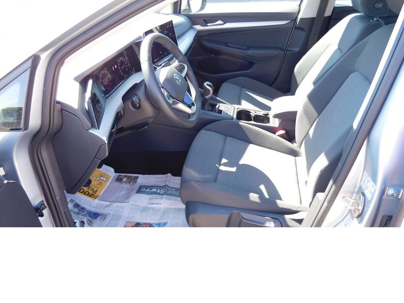 VW Golf VIII 1.5 TSI Navi Klima 6.700 km 20.990 € Vordorf 38533