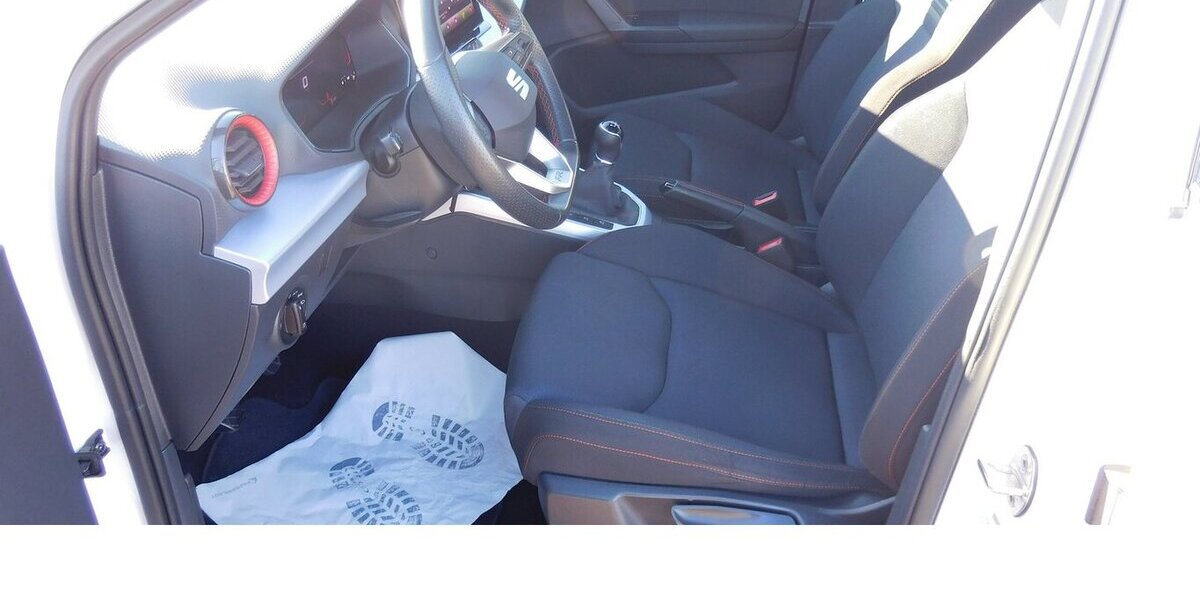 Seat Arona 1.0 FR-Line TSI BMT Navi Klima Alu 27.000 km 16.990 € Vordorf 38533