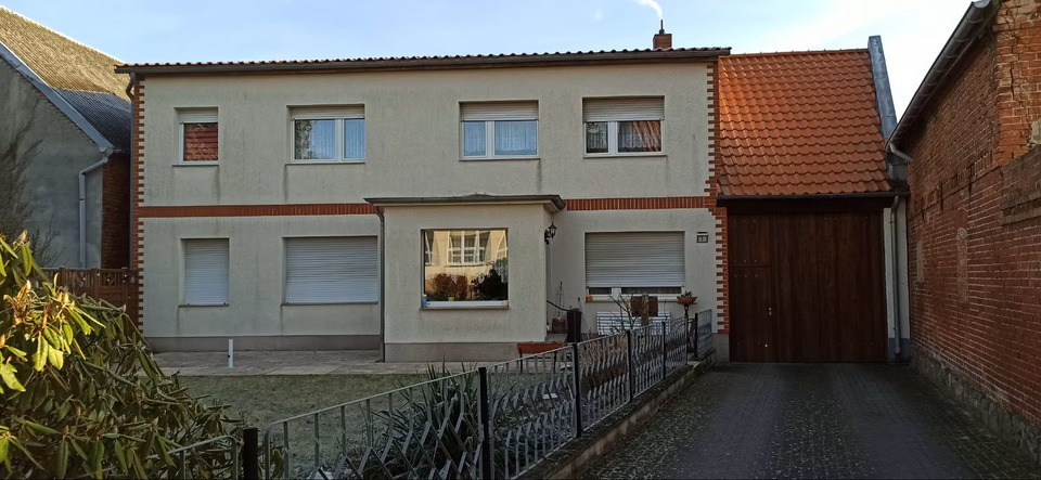 Großzügige 5-Zi.-Wohnung mit Garten & Garage in Klötze-Jahrstedt