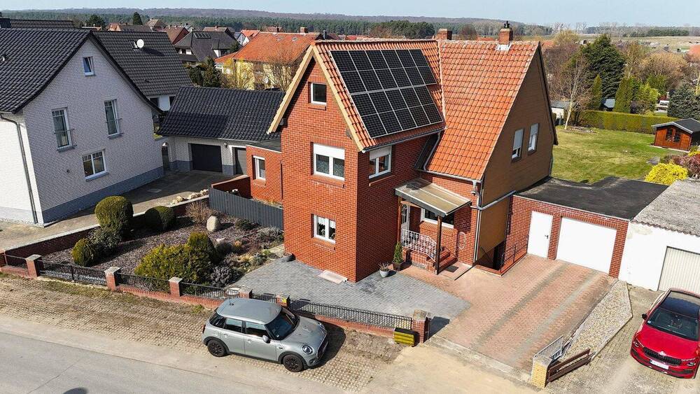 Einfamilienhaus Königslutter (Lauingen) Lauingen - 7 Zimmer, 201 m&sup2;, 250.000&euro; | Angebot:25957460