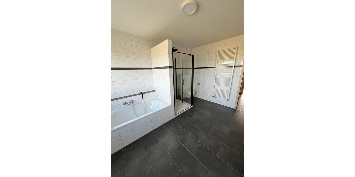 Doppelhaushälfte Gifhorn - 6 Zimmer, 148 m&sup2;, 1.600&euro; | Angebot:26329956