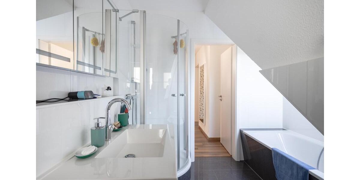 Dachgeschoßwohnung Braunschweig Westliches Ringgebiet - 5 Zimmer, 120 m&sup2;, 390.000&euro; | Angebot:27016249