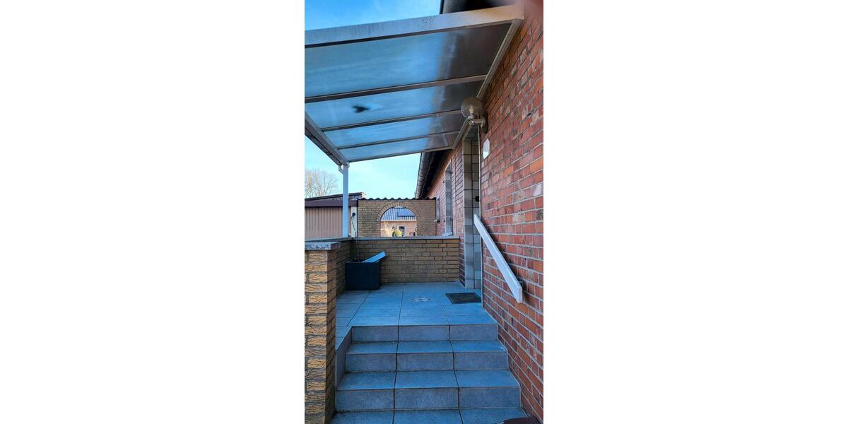 Einfamilienhaus Hillerse - 8 Zimmer, 220 m&sup2;, 1.600&euro; | Angebot:25246222