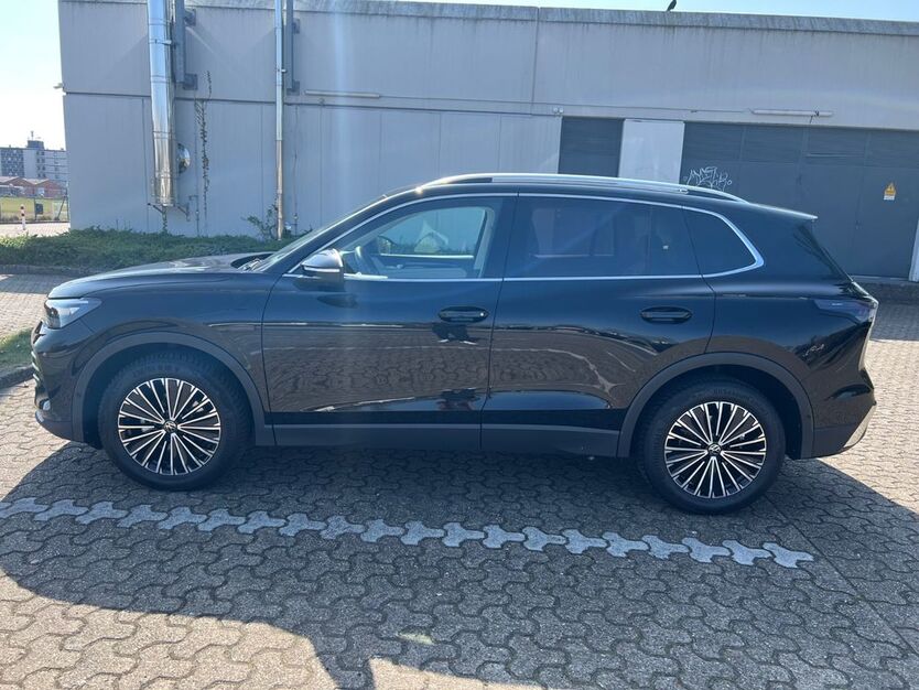 VW Tiguan 13.500 km 38.450 € Calberlah 38547