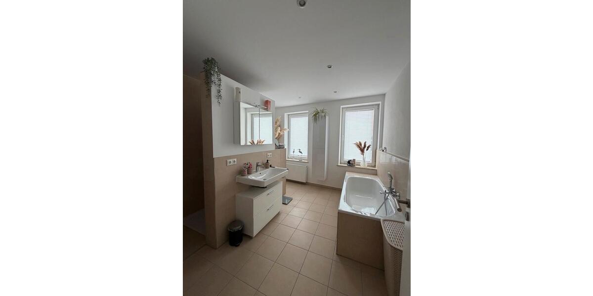 Terrassenwohnung Helmstedt - 4 Zimmer, 160 m&sup2;, 1.200&euro; | Angebot:26669426