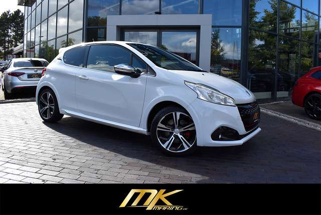 Peugeot 208 142.290 km 8.990 &euro; Braunschweig 38114