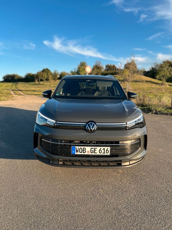VW Tiguan 17.500 km 35.750 € Wolfsburg 38442