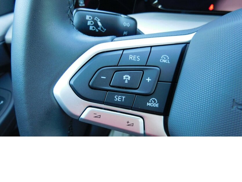 VW Golf VIII 1.5 TSI Navi Klima 6.700 km 20.990 € Vordorf 38533