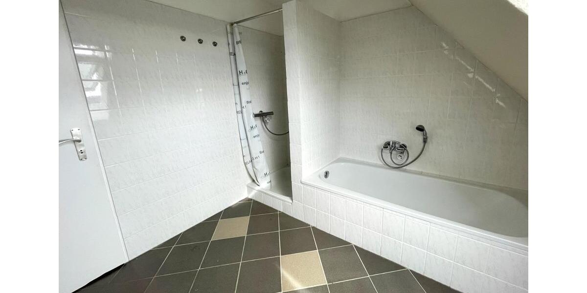 Dachgeschoßwohnung Jembke - 3 Zimmer, 88 m&sup2;, 920&euro; | Angebot:26591214