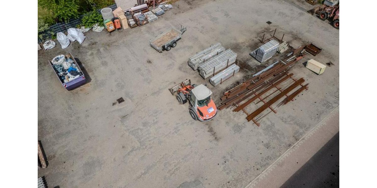 100m² Außenstellfläche für Fahrzeuge, Maschinen, Materiallagerung uvm. in Tülau | vielseitig nutzbar zimmer