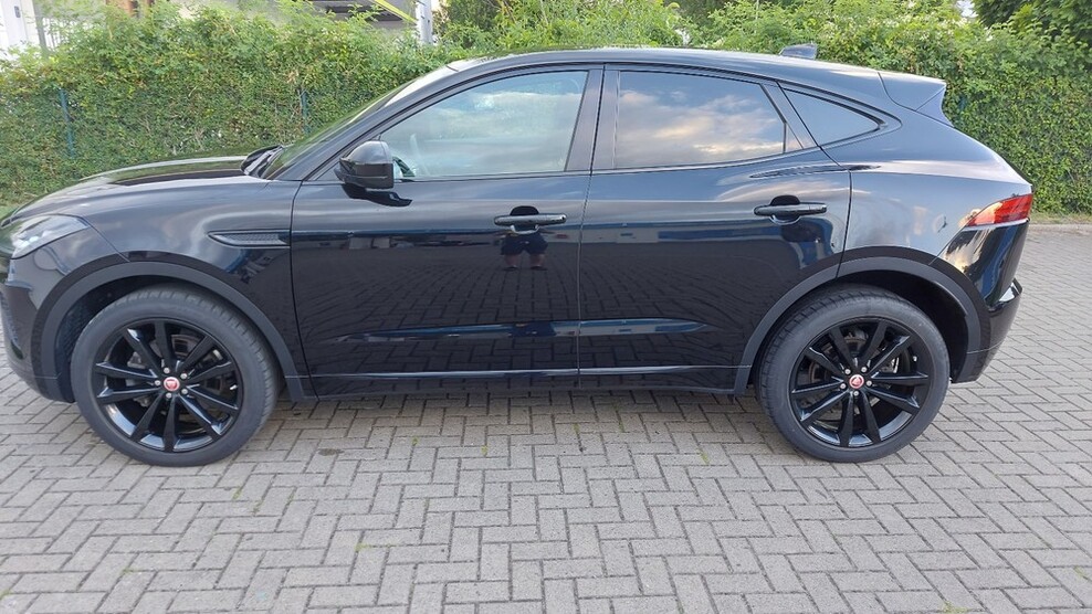 Jaguar E-Pace D150 FWD man R-Dynamic 43.320 km 23.000 € Braunschweig 38100