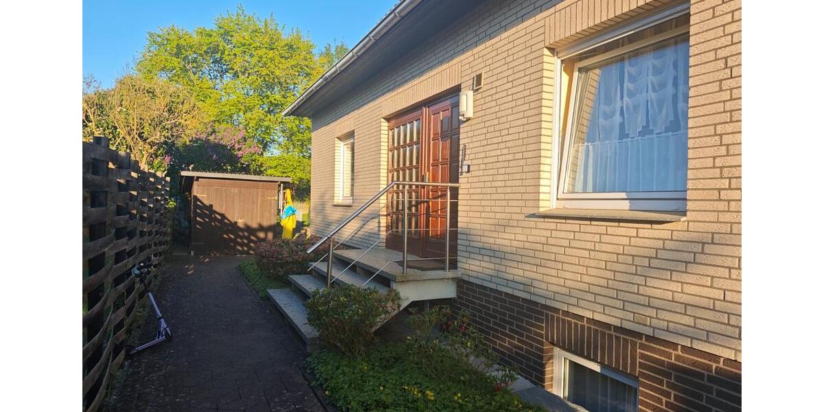 Erdgeschoßwohnung Wolfsburg Ehmen - 7 Zimmer, 200 m&sup2;, 1.250&euro; | Angebot:26154415