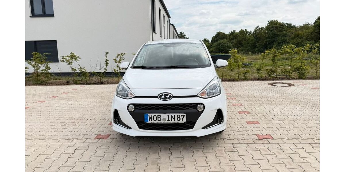 Hyundai i10 30.800 km 8.850 &euro; wolfsburg 38448