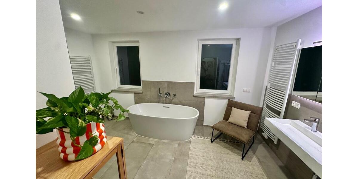 Sofort einziehen – 120 m² Wohnung – Kamin, Terrasse, Garten 2.5 zimmer