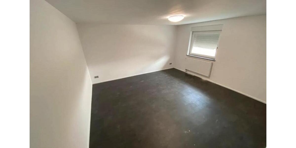 Erdgeschoßwohnung Rühen - 3 Zimmer, 90 m&sup2;, 800&euro; | Angebot:25843005