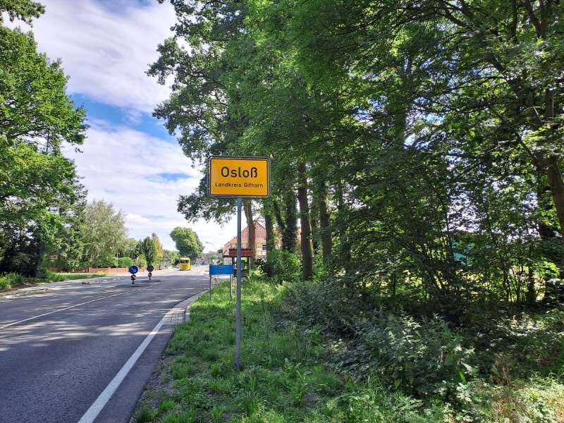 Grundstück zu verkaufen in Osloß 254.400 € 848 m²