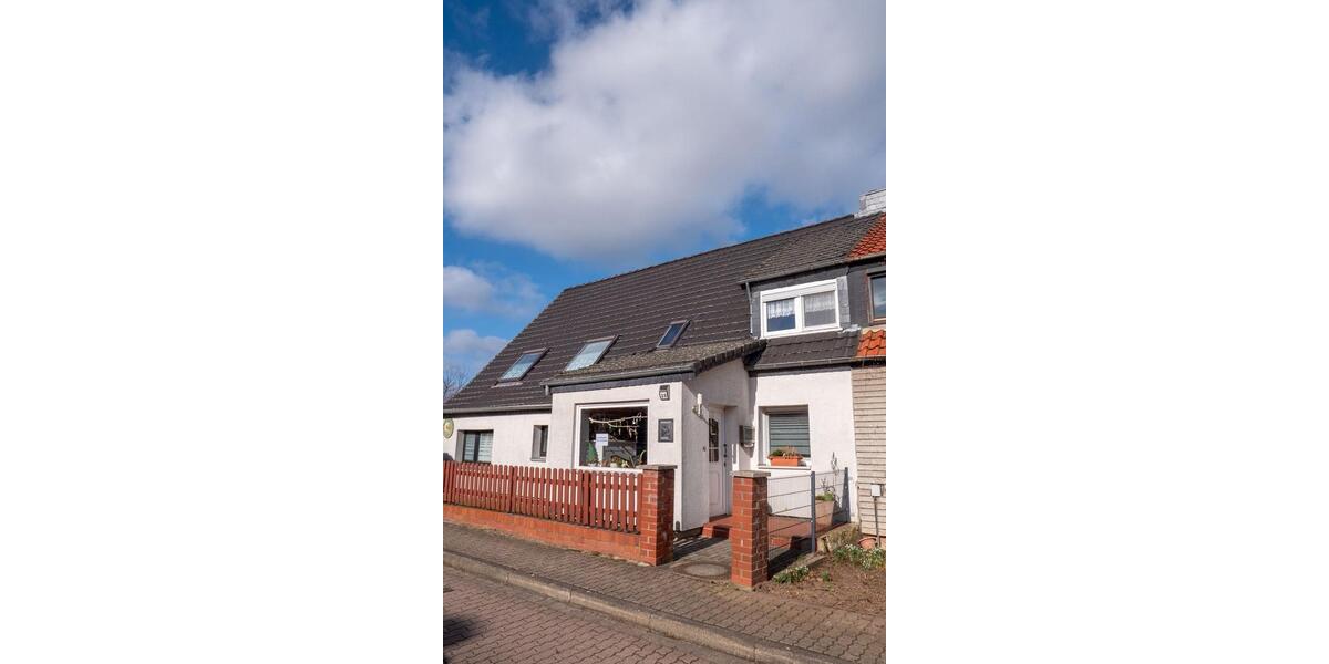 Doppelhaushälfte Wolsdorf - 7 Zimmer, 170 m&sup2;, 235.000&euro; | Angebot:26442480