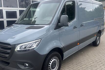 Mercedes-Benz Sprinter 199.800 km 29.900 &euro; Rötgesbüttel 38531