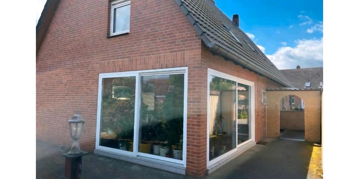 Einfamilienhaus Hillerse - 8 Zimmer, 220 m&sup2;, 1.500&euro; | Angebot:26269276