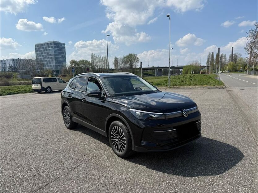VW Tiguan 16.900 km 39.800 € Danndorf 38461