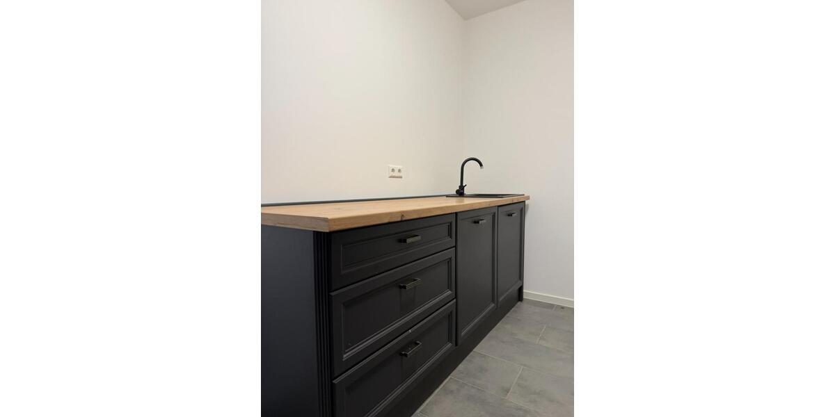 2 Zimmer 93 qm Wohnung, inkl. Küche, Bad, eigener Eingang 2 zimmer