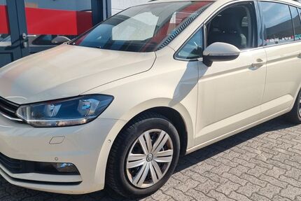 VW Touran 252.490 km 8.995 &euro; Wolfsburg 38446