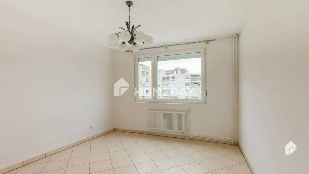 Bezugsfreie 3-Zimmer-Wohnung mit EBK und tollem Ausblick von der Loggia