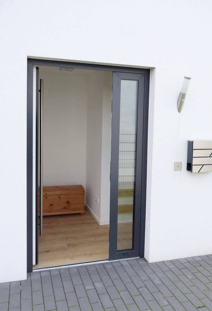 Modernes Ferientraumhaus am Bernsteinsee: Neubau-Doppelhaushälfte mit Luxusausstattung