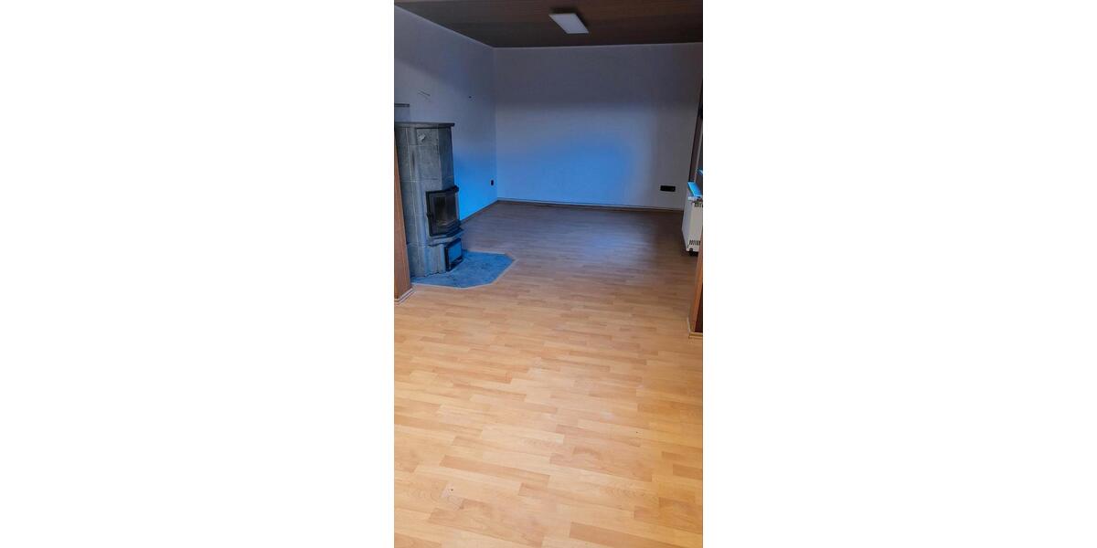 Einfamilienhaus Hillerse - 8 Zimmer, 220 m&sup2;, 1.500&euro; | Angebot:26358986