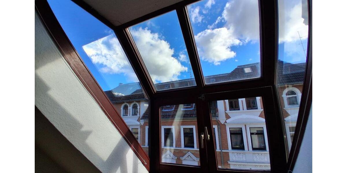 Lichtdurchflutete 4-Zi-Maisonette mit Balkon und Tiefgarage 4 zimmer