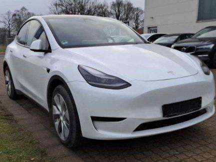 Tesla Model Y 42.000 km 37.970 &euro; Helmstedt 38350