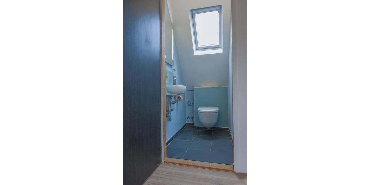 S C H I L L E R T E I C H: REIHENMITTELHAUS FÜR KLEINE FAMILIEN 5 zimmer