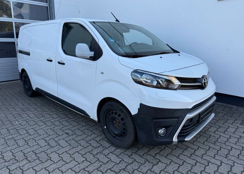 Toyota Proace (Verso) 98.800 km 8.990 € Braunschweig 38116