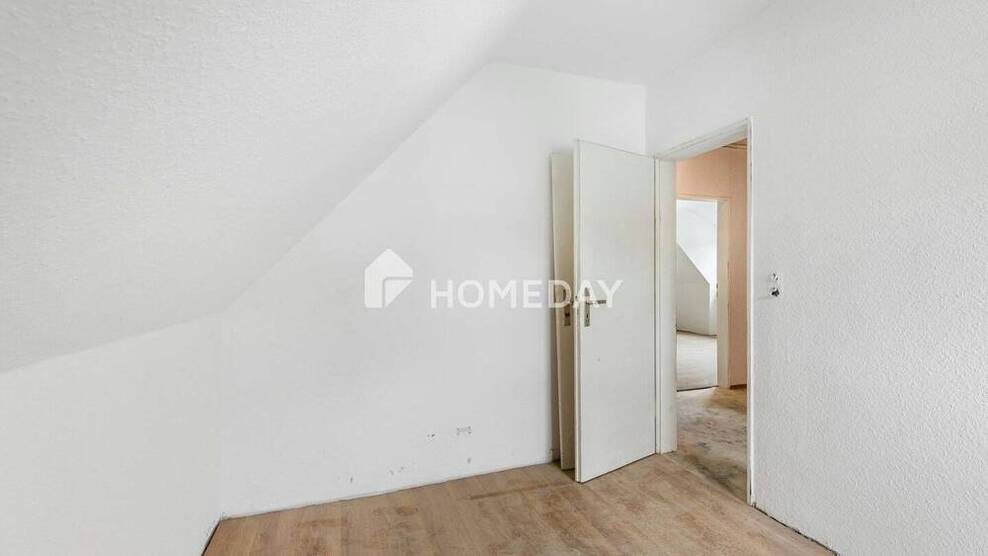 Einfamilienhaus mit vorbereiteter Sanierung - 7 Zimmer, 115 m² Wohnfläche, 578 m² Grundstück