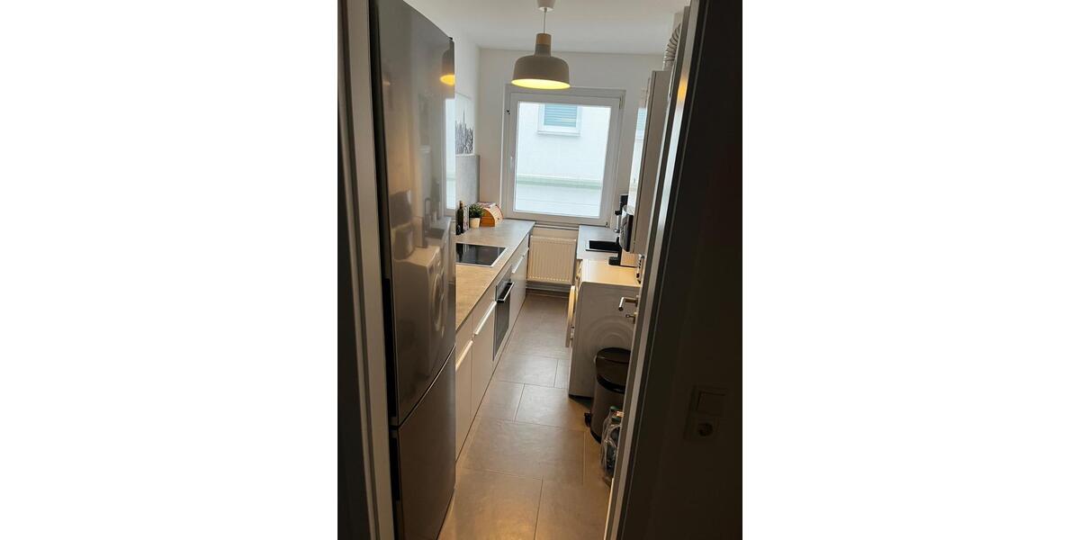 Charmante Wohnung mit Einbauküche, Balkon & Garage 2 zimmer