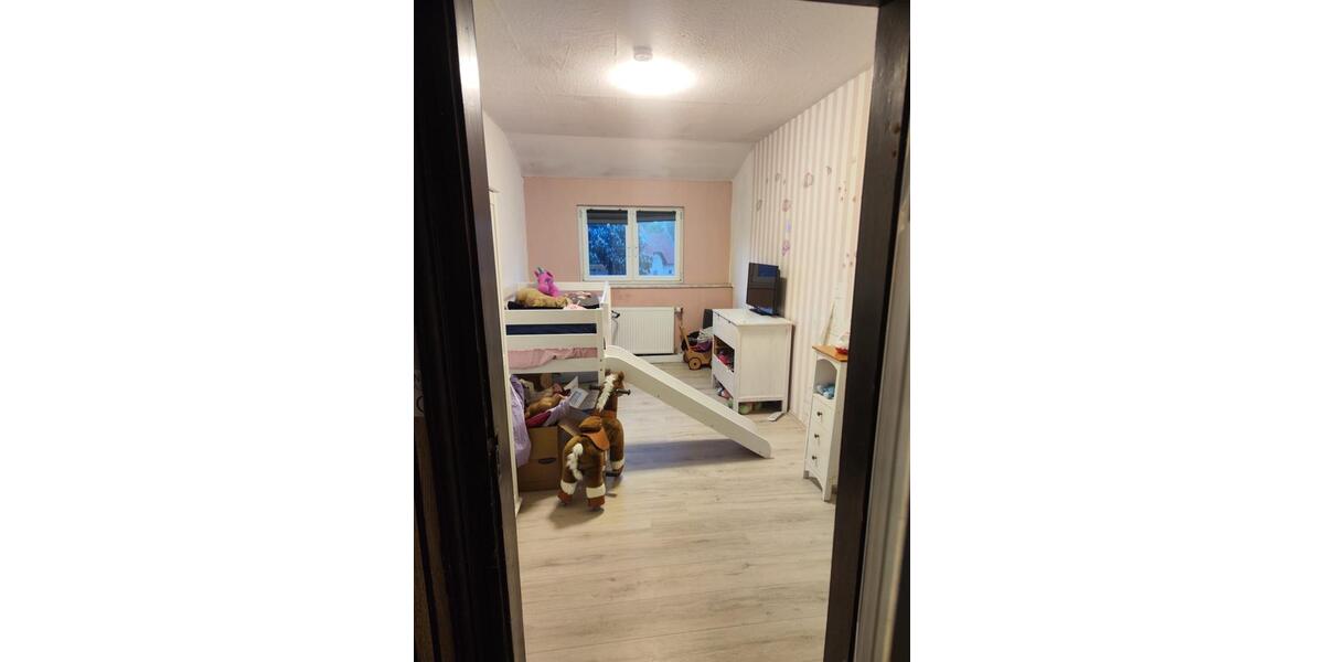 Etagenwohnung Helmstedt - 5 Zimmer, 135 m&sup2;, 850&euro; | Angebot:26549379