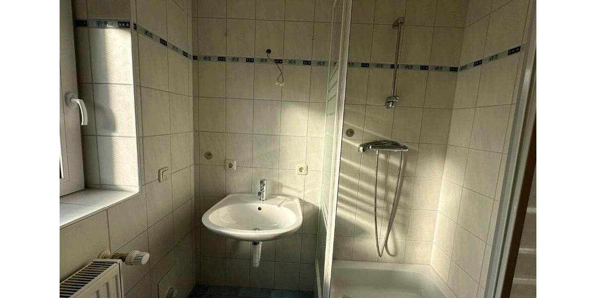 Einfamilienhaus Isenbüttel - 7 Zimmer, 195 m&sup2;, 350.000&euro; | Angebot:26038933